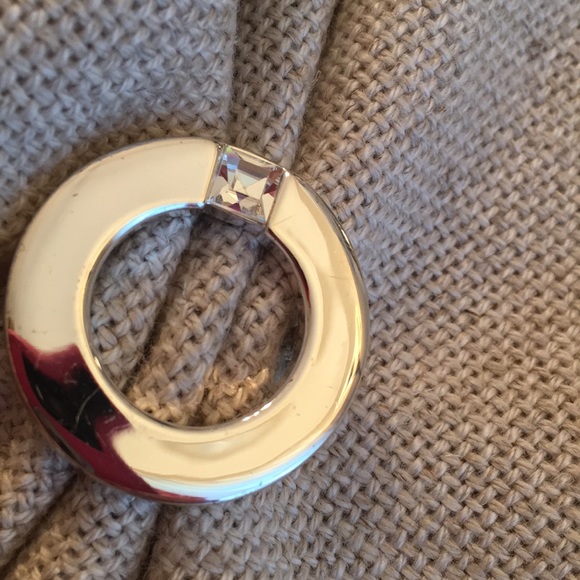 Silver Circle Pin Square Cut Glass Rhinestone - Picture 9 of 11